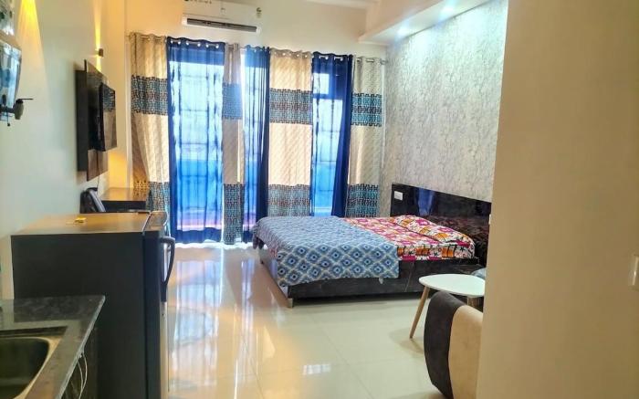 Higher Floor Studio Apartment