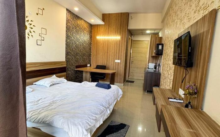 Studio Apartment with Work Desk