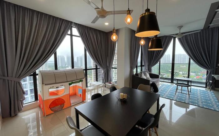 D’Pristine 3 bedroom residence next to legoland