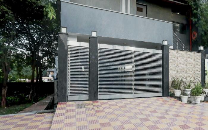 Collection O Rohini Sector 24
