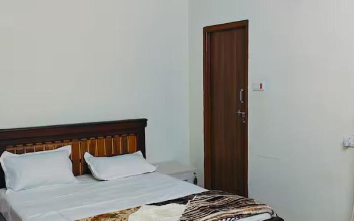 Harmony Suites | 3BR | Mehdipatnam By Homeyhuts