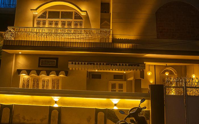 The Grey Stay- Hostel& Hotel