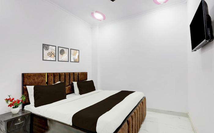 Hotel The Arrow Near Paschim Vihar