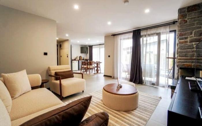 Vital Home Deluxe Heated Pool Villa