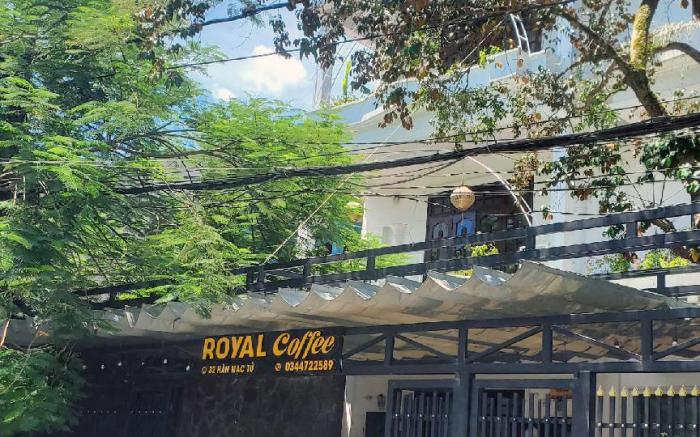 Royal Homestay And Coffee