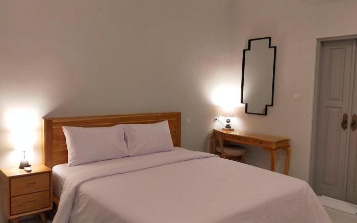 Clean room with comfortable bed