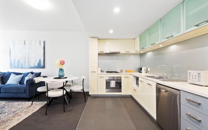 Beaufort Street 1BDR + Parking