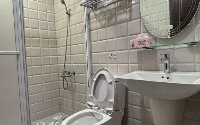 Daisy Light Hostel 光涵行旅-3F-加大雙人套房+沙發床