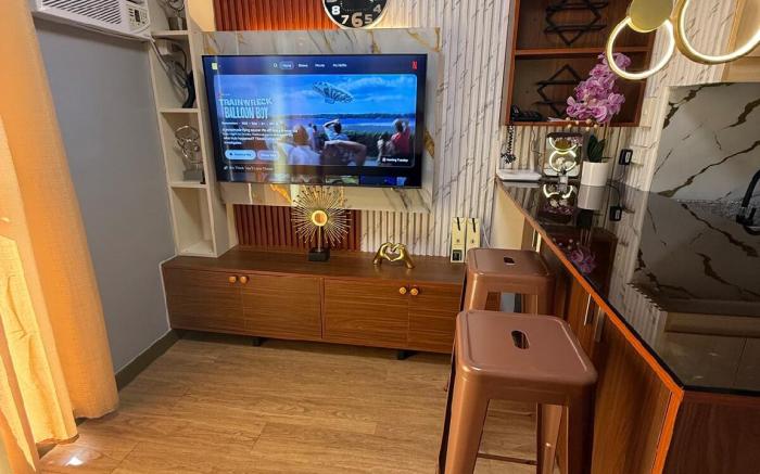 Minimalist Staycation Near Cubao, Ateneo