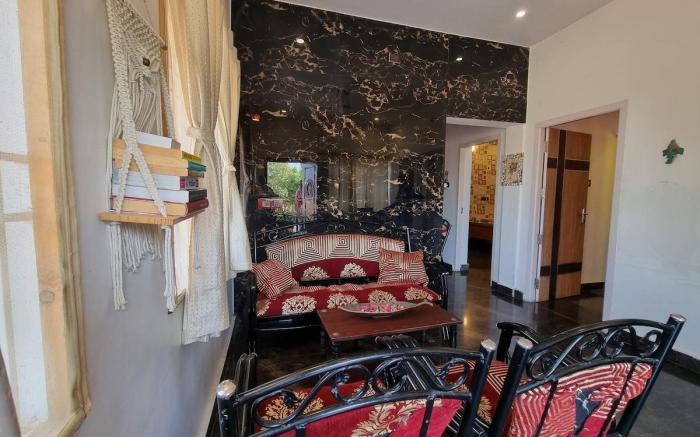Pink Villa - Private Peaceful Homestay Near Beach