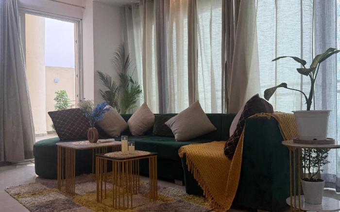 SkySwimStay – Luxury High-Rise Apartment with Pool