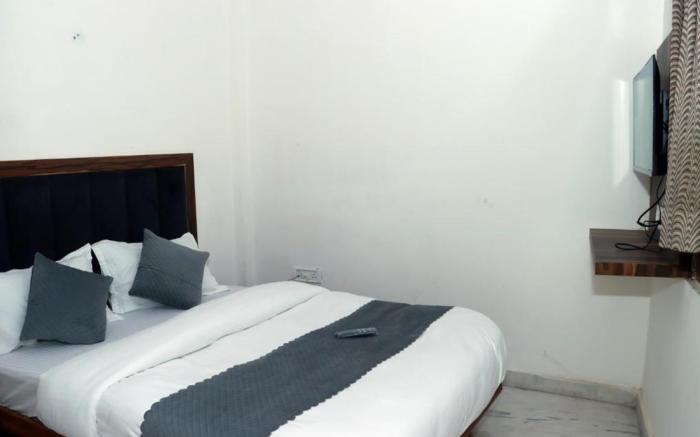 Hotel Gush At New Delhi Railway Station
