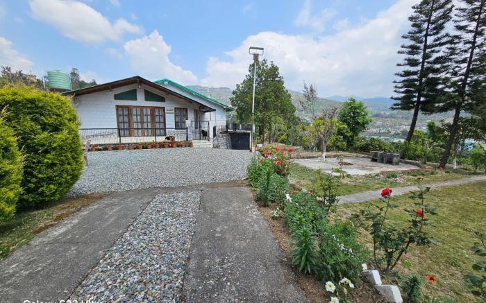 PINEWOOD HOMESTAY 2.7 km Bhimtal Lake by Prospera 