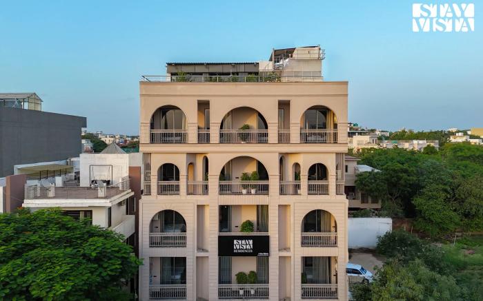 StayVista Residences at DLF Phase 3