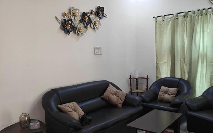 1 Peaceful Room in Farm House w/ Kitchen & Garden