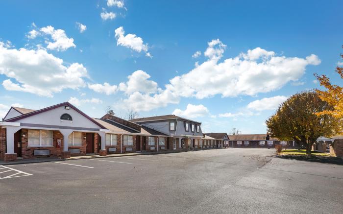 HomeTowne Studios Georgetown, KY