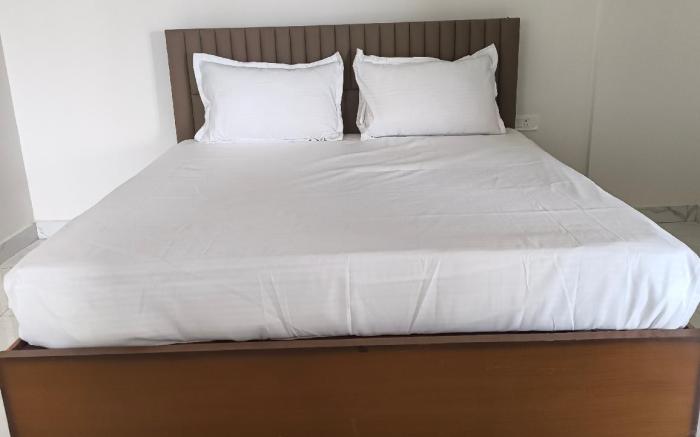 LUSHVISTAS Serviced Apartment