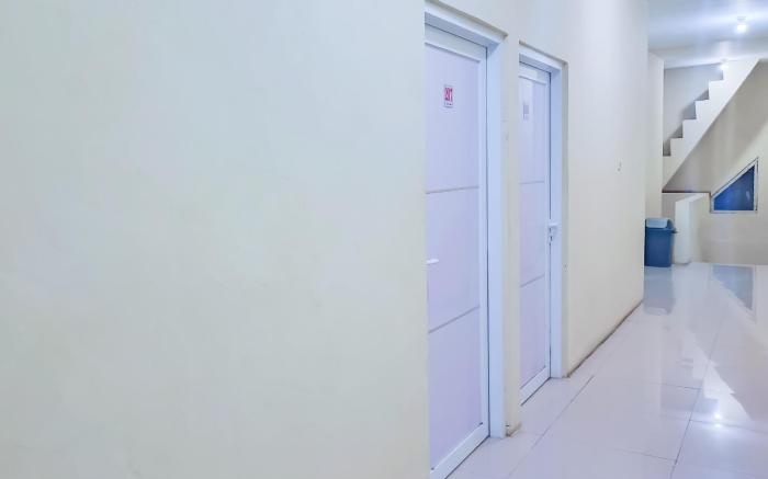 RedDoorz @ Guest House A2 Near Rita Mall Tegal