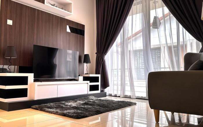 Dato Onn Landed Home 4BR 7pax w Pool table