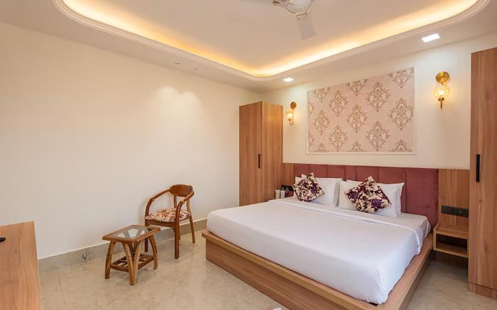 Hotel Signature Golf Course Road