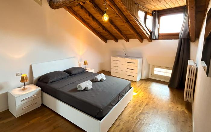Loft mansardato sullo skyline di Bergamo