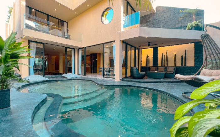 Minimalist Casa Batu Hitam Villa