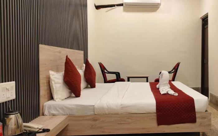 The Anandvan Palace- 300 meter harishchandra Ghat