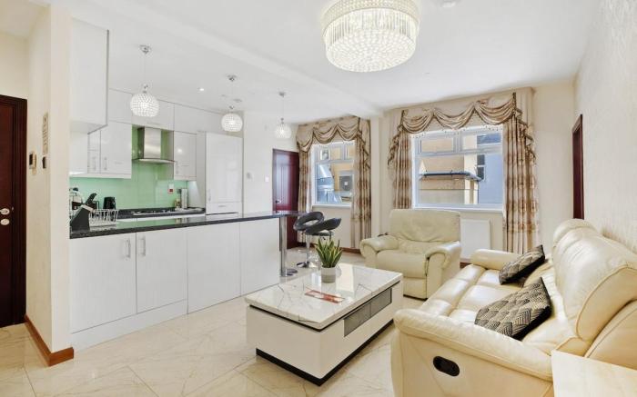 Luxury Mayflower Apartment, Central City Centre