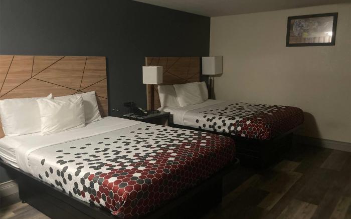 Howard Johnson by Wyndham Malden Boston Area