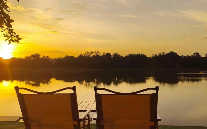 Baanrimnam Resort Lopburi