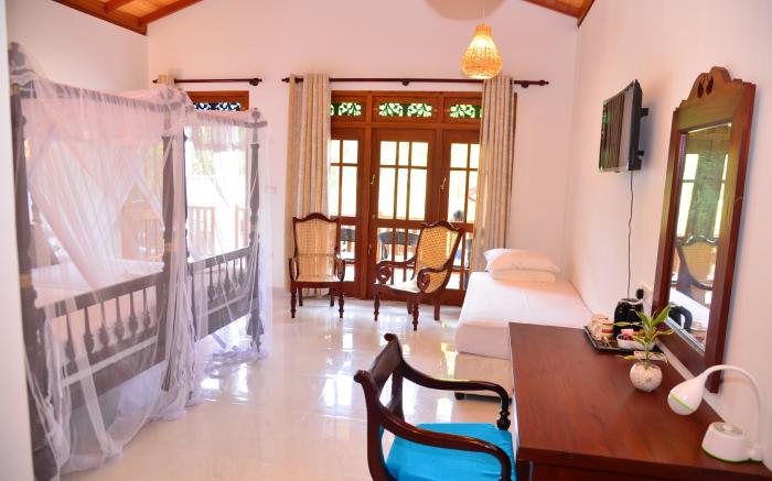 Surf Villa & Sushi Bar