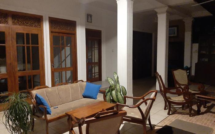 Surf Villa & Sushi Bar