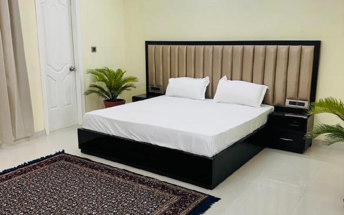 The Elora - Your Home away from Home