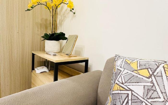 Seaside Tranquility: Cozy Suite in MOA w/ Netflix