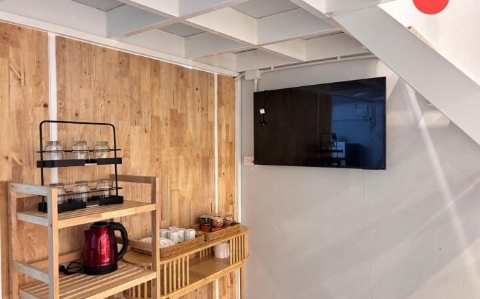 Loft & Cozy Stay near Lee Garden