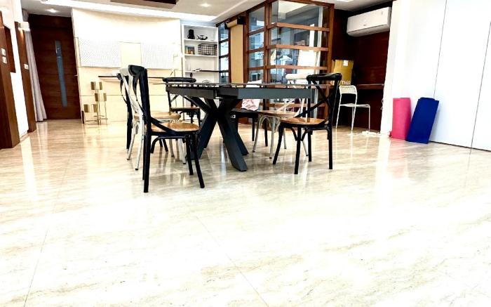 Chic Stay in Taipei’s Fashion Hub | 2min to MRT