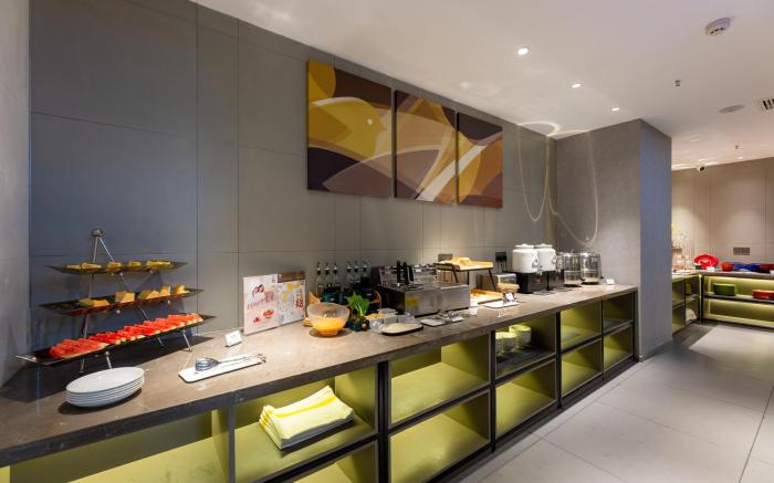 Home Inn Style Zhengzhou CBD Convention and Exhibition Center