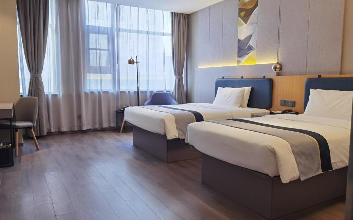 Home Inn Style Fengxian Jiefang East Road Old Dongguan Pedestrian Street