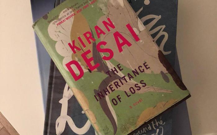 Cosy Eiffel Tower Design Studio