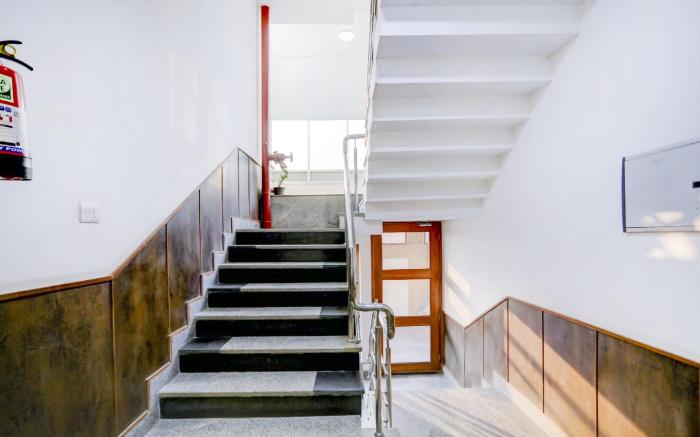 Hotel O Divy Noida Sector 50 Metro Station