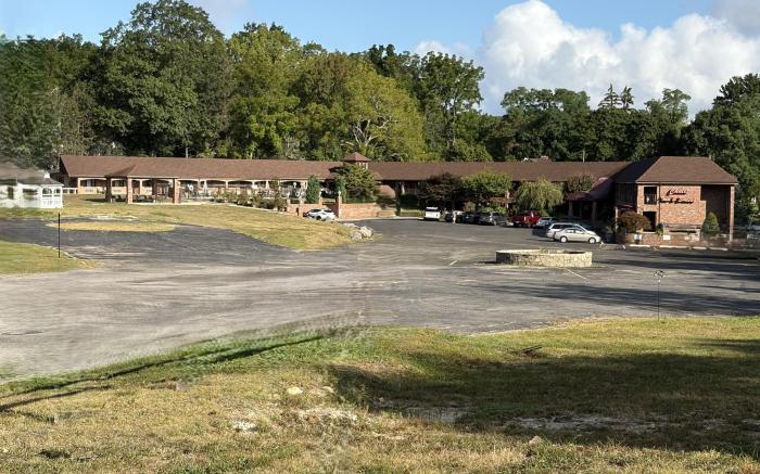 Chalet Inn & Suites Centerport