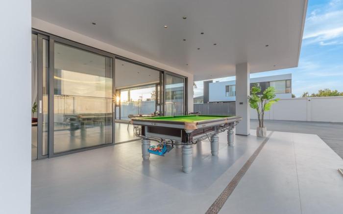 TML-L2 Luxury Villa 6 Bedrooms 8 Bathrooms