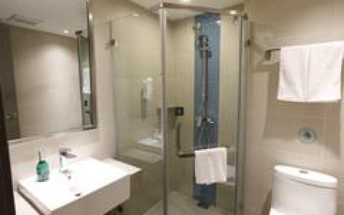 Home Inn Style Hohhot Drum Tower General's Mansion Metro Station