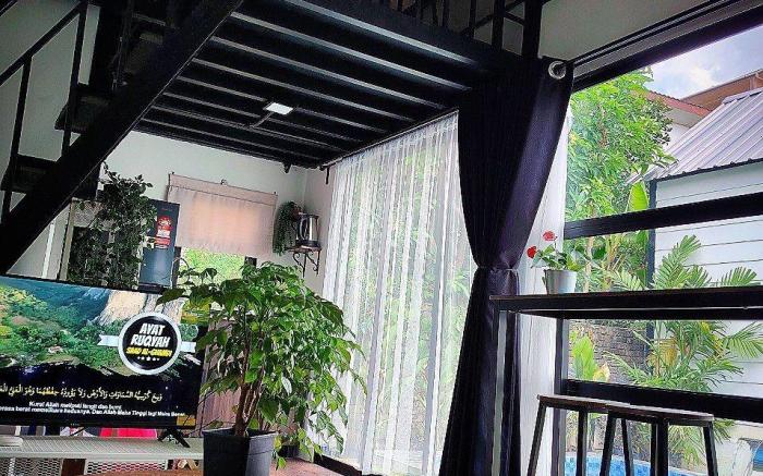 Tinyloft private pool kl M1