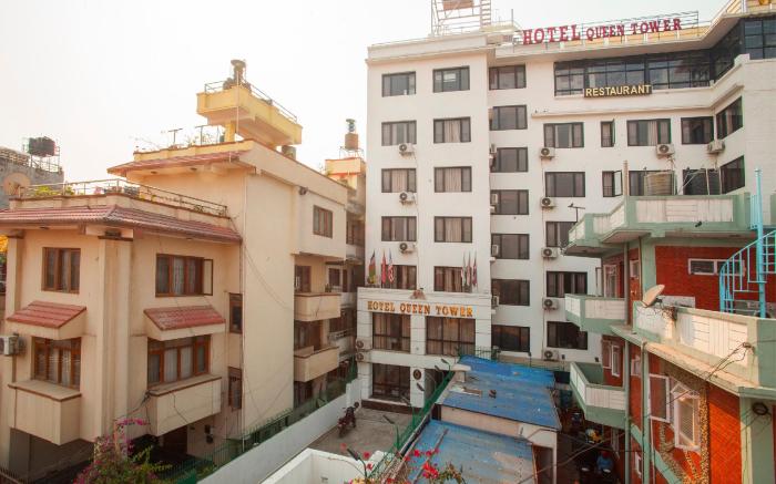 OYO 818 Hotel Queen Tower