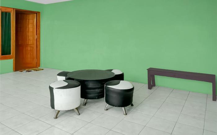 OYO 94693 Sagara Homestay Rungkut