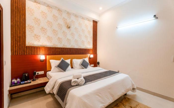 The Lodgers Hotel Near Medanta Hospital Sector 38
