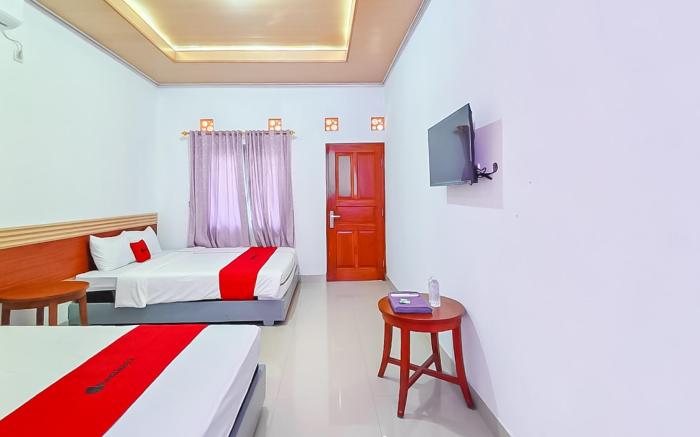 RedDoorz near Terminal Bus Tingkir Salatiga