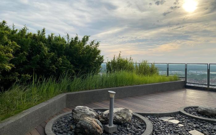 Sunset Lakeview Junior Suite Netflix Pool Gym Wifi