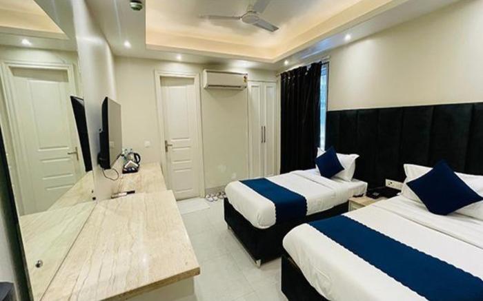 FabHotel Lands Inn
